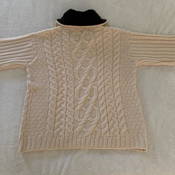 Aran Crafts Irish Merino Wool Cardigan w/ faux fur - Picture 8 of 8